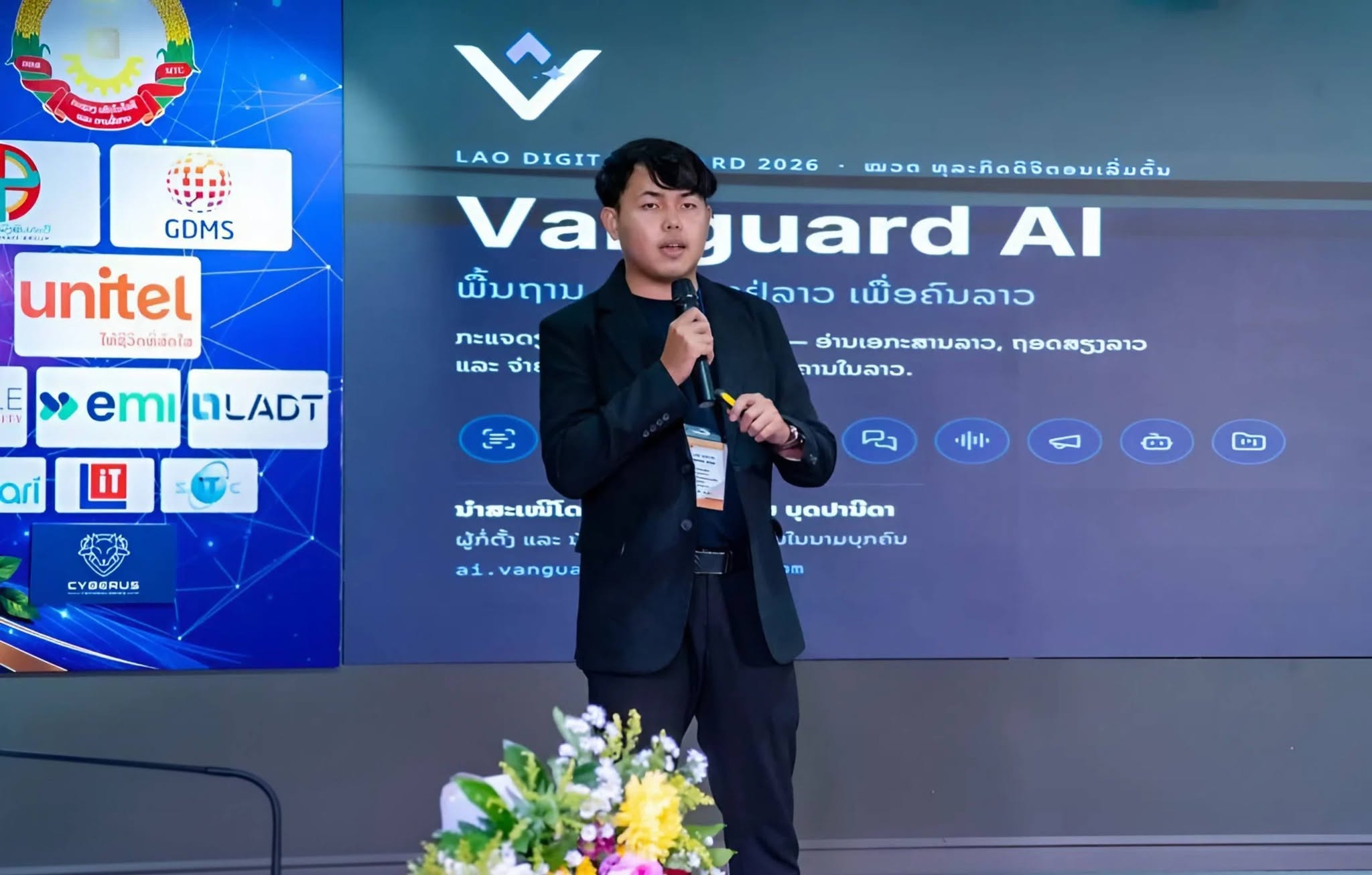 Ketsadaphone Boutpanyda presenting Vanguard AI at Lao Digital Awards 2026